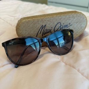 Maui Jim sunglasses. Black tortoise color. No scratches. Worn only a few times.